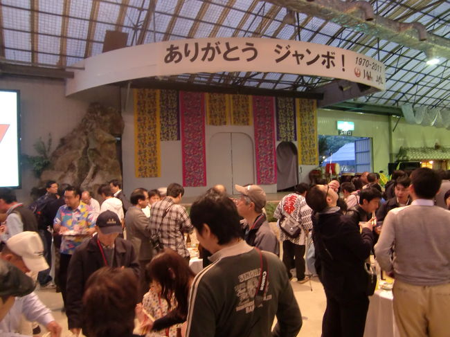 こちらのステージで催しが行われます。