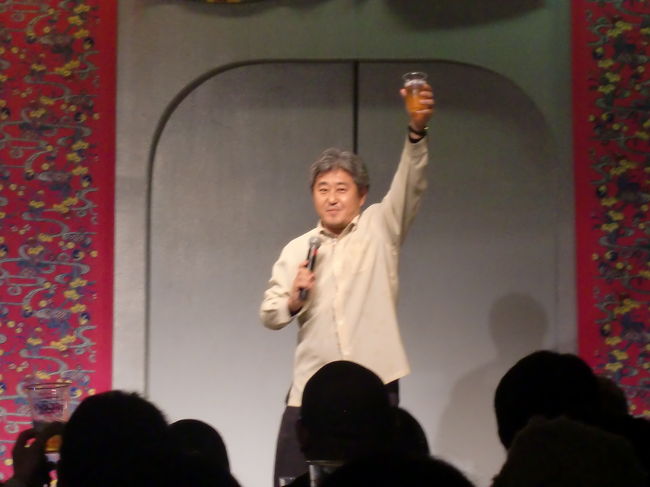 JAL沖縄支店長による沖縄口での乾杯の音頭。