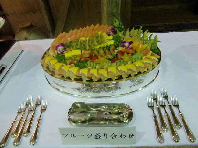 フルーツやケーキなどのデザートも豊富に用意されていました。