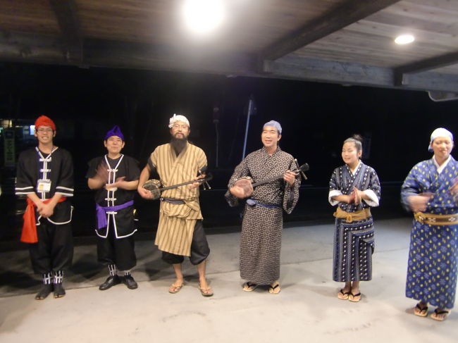 パーティも終わり那覇へと戻ります、沖縄の伝統的衣装を着たスタッフに見送られ会場を後にしました。<br />