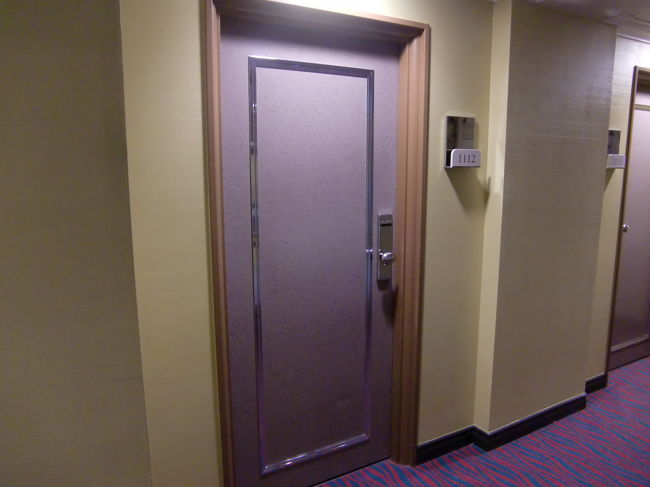 今回宿泊したのはこちらの1112号室。