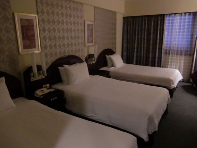 グループやファミリー向けのトリプルルームです。<br /><br />3人で泊まっても1人がエキストラベッドなんていうことがないのでいいですね！