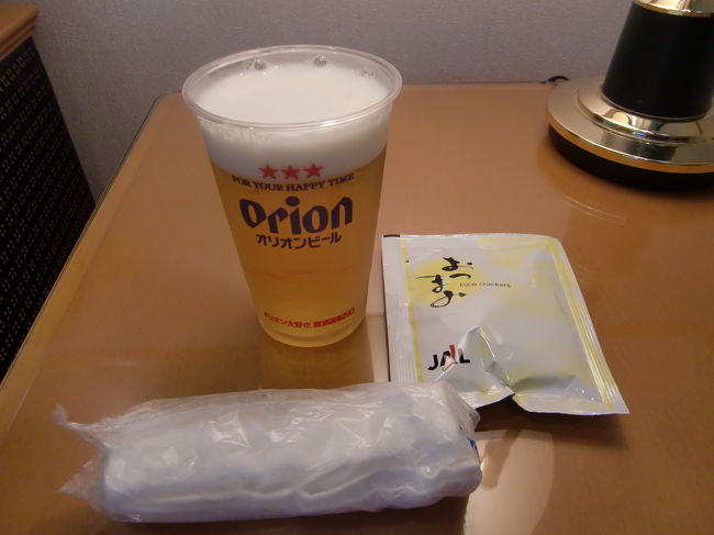 こちらではオリオンビールを頂きました。<br /><br />ラウンジでは同じツアー客をかなり見かけました。