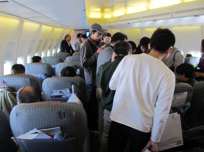 Aコンの艦長席付近が何やら混みあってました、<br />艦長席付近に元CAだったOGが乗っていたようです。