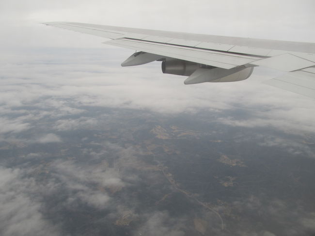 房総半島上空<br /><br />羽田空港へは滑走路34LにILSアプローチで13:55に着陸、一斉に拍手が沸き起こりました。<br /><br />