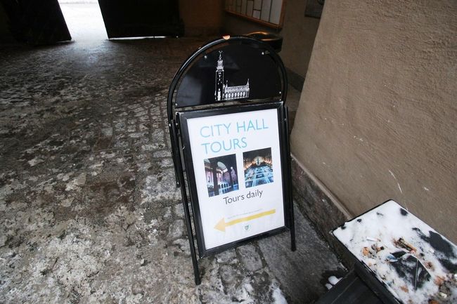 本日はフィンランドのヘルシンキへの移動日ですが市庁舎内のツアーは催行されるとのツアー時間も約１時間弱ということなので早速申し込むことに。