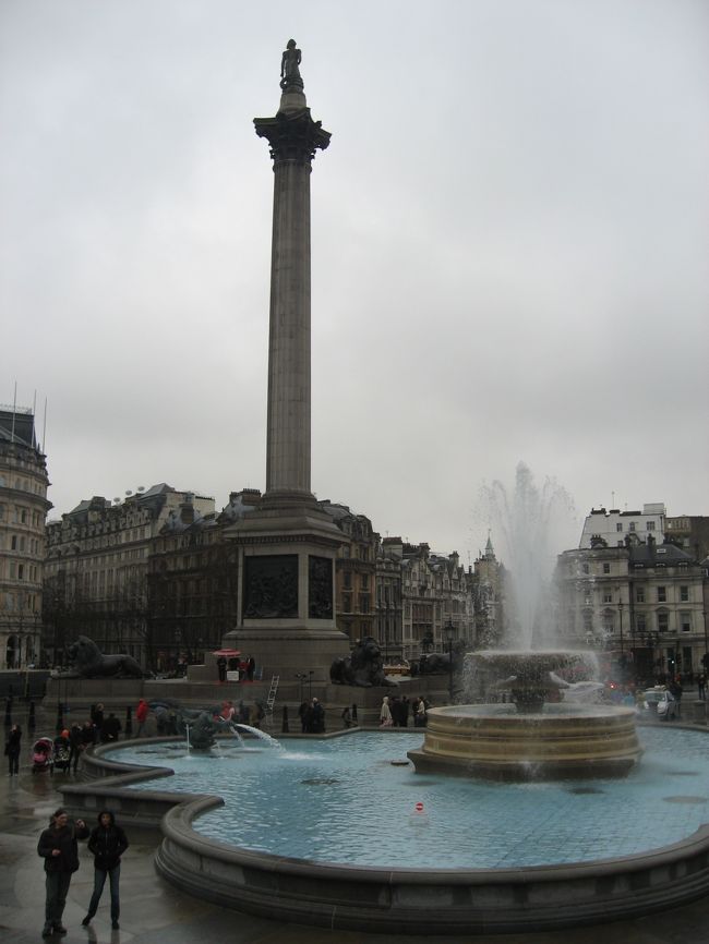 そして、てくてくてくてく歩きナショナル･ギャラリー前のトラファルガー広場へ。<br /><br />ぶっちゃけロンドン子はここには集まらんよ。とのこと。<br />