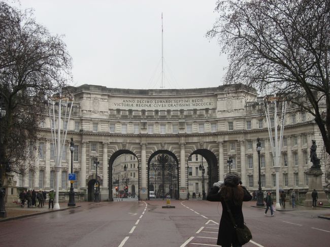 これはアドミラルティ・アーチ