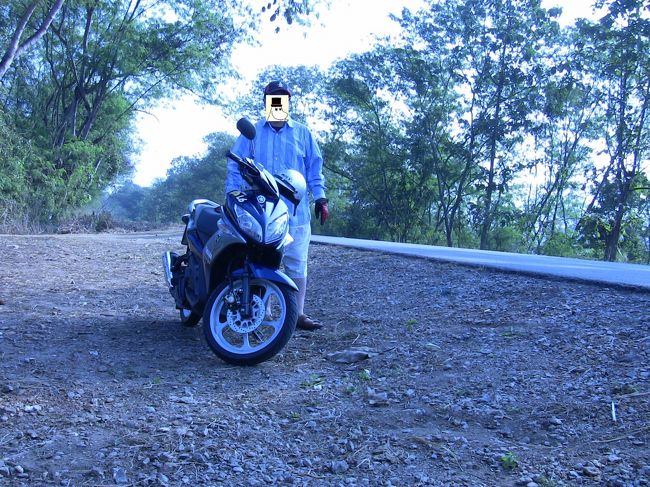 今回借りたバイク。１３５ＣＣで値段は１日２００Ｂ（保険５０Ｂ込）。<br />３日間借りました。給油は、ガソリンが少なくなってきたら１００Ｂ分給油。<br />