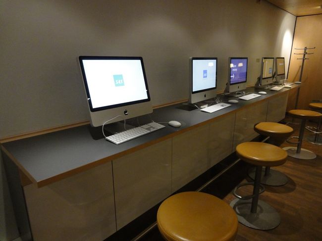 こちらはPCが置いてありインターネットし放題。