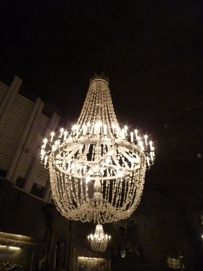 塩でできたシャンデリア