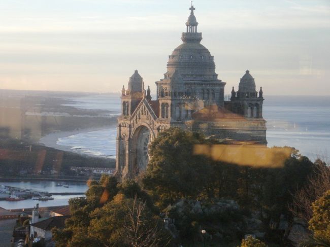 今日は　真中の十字架の下まで登る