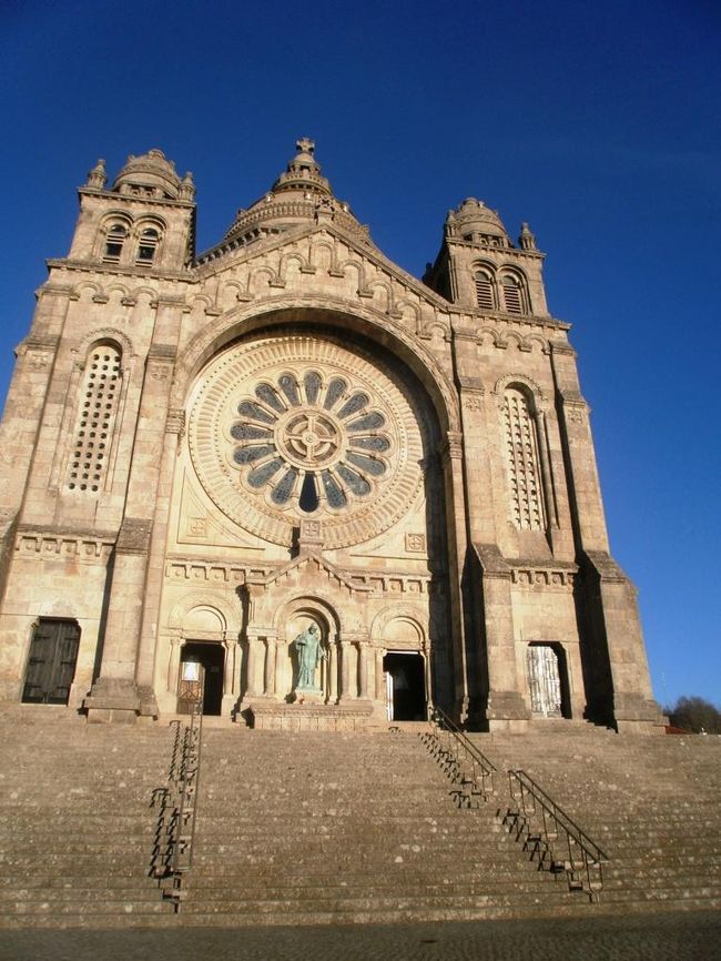 サンタ　ルジア教会の正面