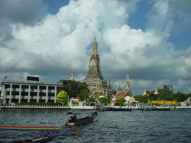 二日目に行ったワット・アルン！<br />やっぱりきれいだ〜…！！！！！