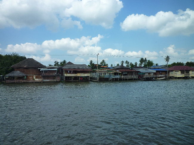 ご飯食べつつ、写真撮影はやめません（笑