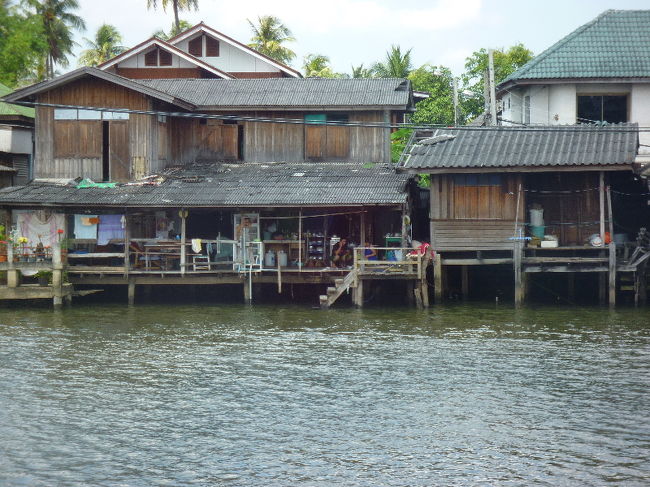 人発見！！まったりしてます。<br />階段は船の乗り降り用？？