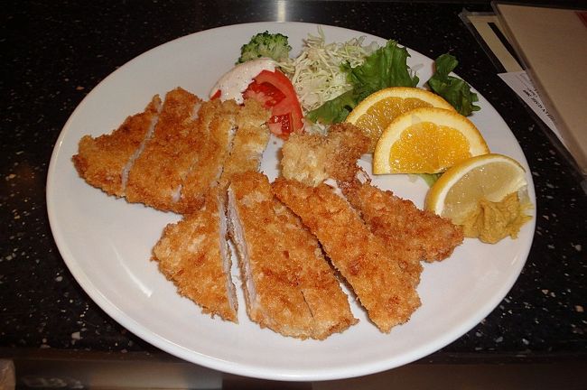 ２８日　２１：５４<br /><br />フライ物ばかり食べてイイのだろうか？<br /><br />盆休み明けから年末までのダイエットは？？<br /><br />でもビールに合うんだなぁ〜(>_<)