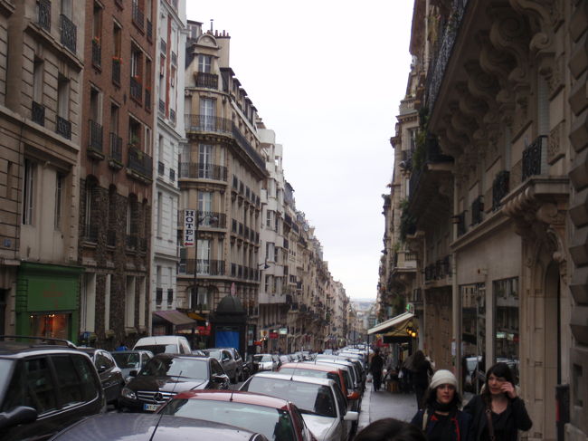 モンマルトルを北側に抜けました。