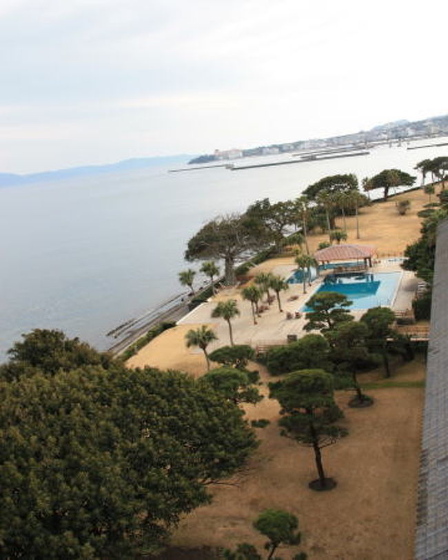 お部屋から見下ろすとこんな景色。<br />暖かい季節だったら、プールがとても気持ちが良さそうです。