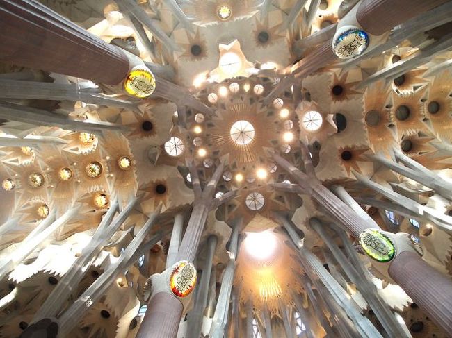 天井にも細かい細工が・・・