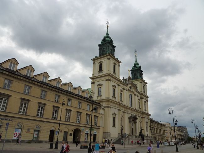 聖十字架教会<br />ショパンの心臓がまつられています