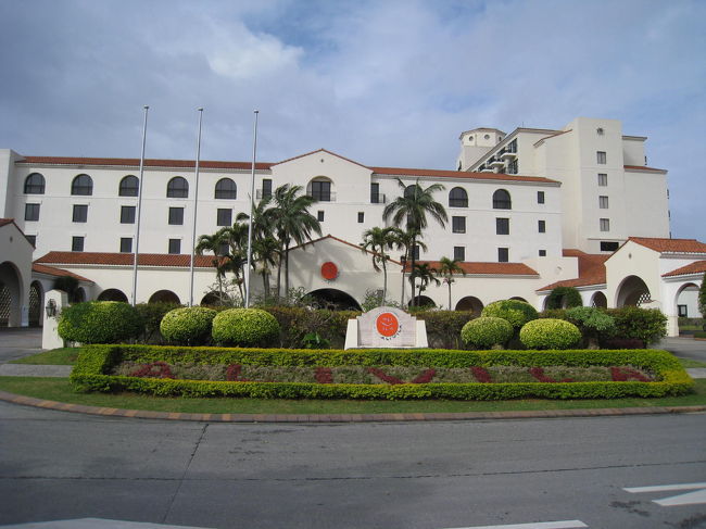 アリビラをチェックアウトして、残波岬へと<br />向かいます。