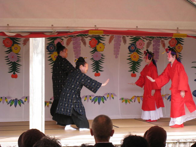 琉球舞踊が見られました。