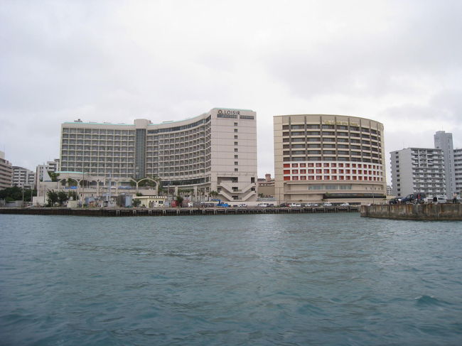 ポイントに向かう船上よりロワジールホテルが<br />一望できました。