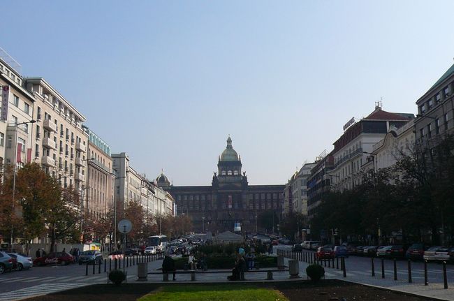 ヴァーツラフ広場と国立博物館