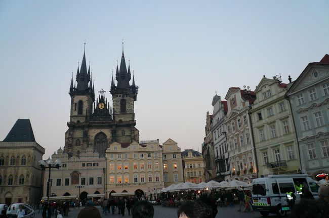 旧市街広場<br />ティーン教会