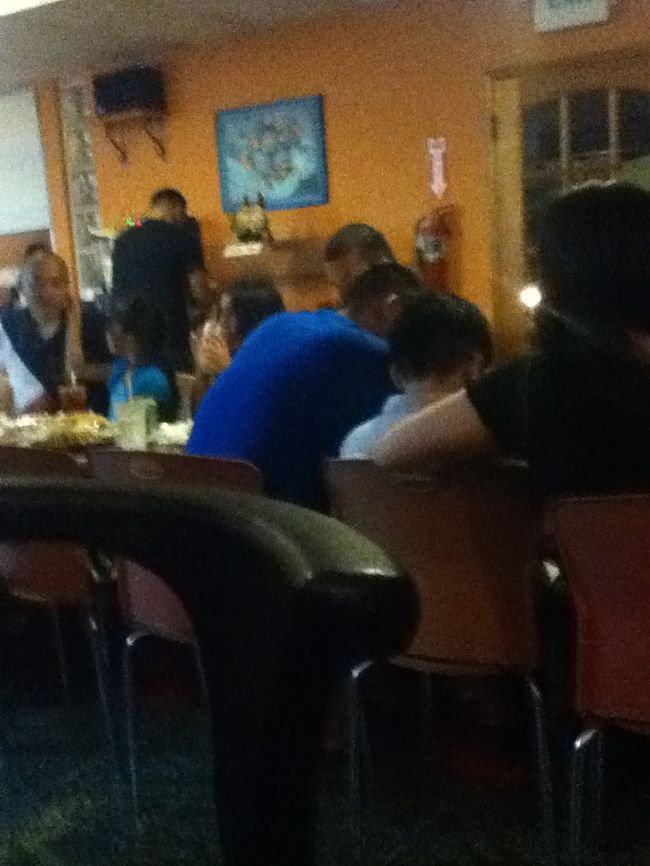 奥にいろんな種類のサルサバー（セルフ）が<br />あり、いろんな味が楽しめる