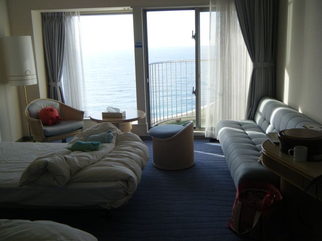 大磯プリンスホテルの、８１３号室　ツインルーム<br />窓からの景色が、最高です。<br />これで、金土２連泊で１４０００円ポッキリ