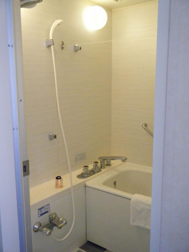 温泉に入ったので、ここは使用せず。<br />ホテル内に温泉浴場があり、入湯税１５０円で利用できます。<br />只、狭いので、混雑する時間は　ひどいみたいです・・・<br /><br />温泉は強めの塩泉で　温まります。<br />お肌弱い方は、赤くなったり、痒くなったりするので、気をつけてくださいね。