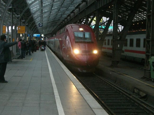 ＡＭ8：44　ケルン駅からフランスパリ北駅までこのタリスに乗って向かいます。<br />