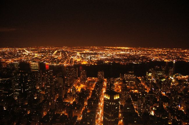 ビルのない夜景もすばらしい。<br />やはり摩天楼と言えます。<br />風が強いのが難点ですが、是非一度この夜景を見ていただきたい。<br /><br />これでニューヨークの日記を終わります。<br />ありがとうございました。