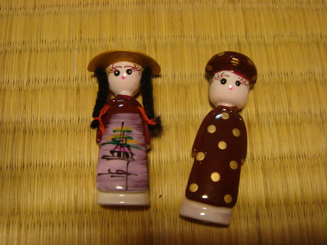 マグネット　2体セットになってて２$です。<br />色違いで５種類くらいあったでしょうか？<br /><br />