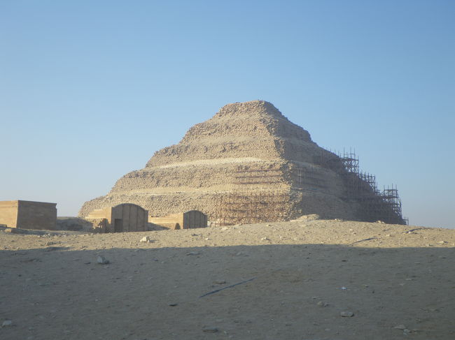 サッカラの階段ピラミッドです。<br /><br />工事中でした。<br />