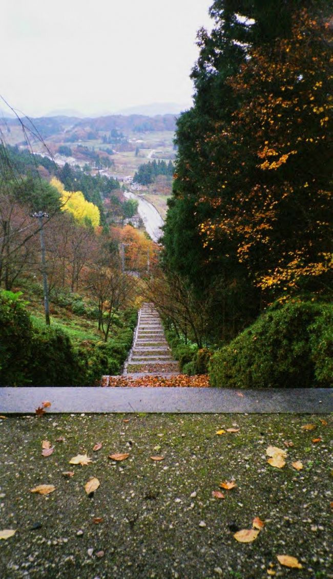 成島毘沙門堂<br />素晴らしい風景・落葉の季節でした。