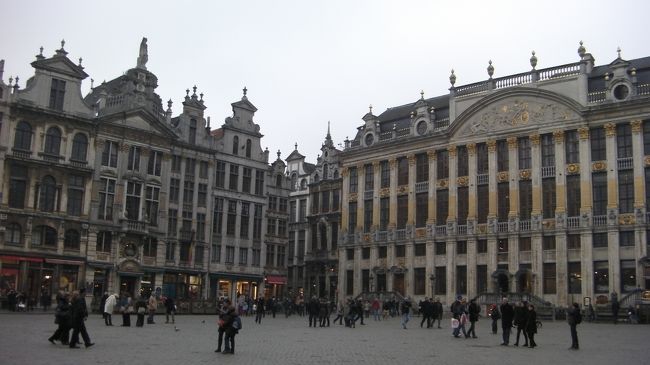 グランプラスの周り。