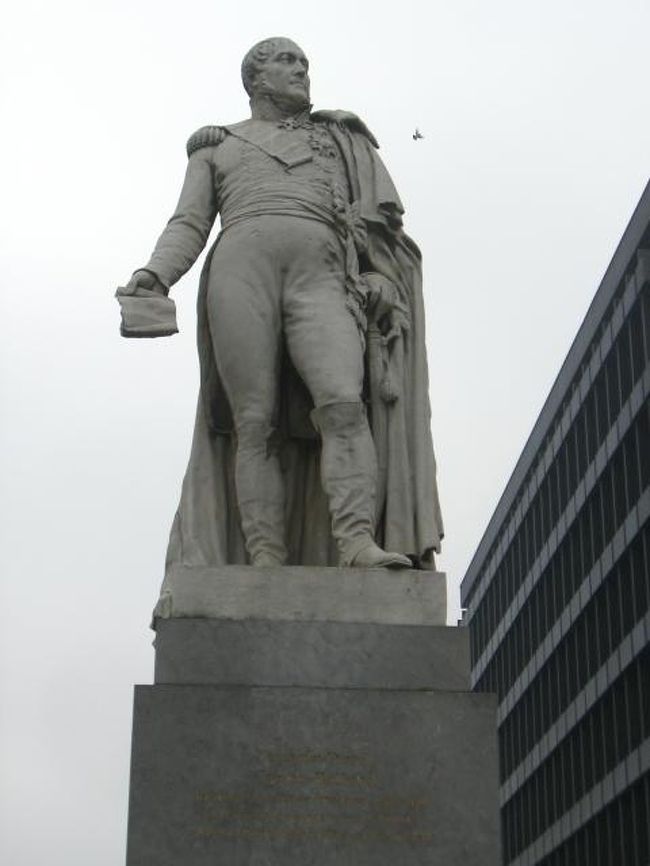 ベルギー王宮近くにあった銅像。