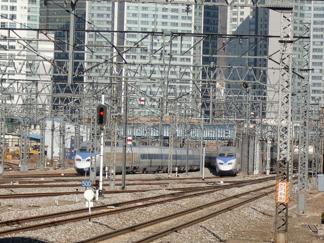 KTXが停まっているのも見えました。