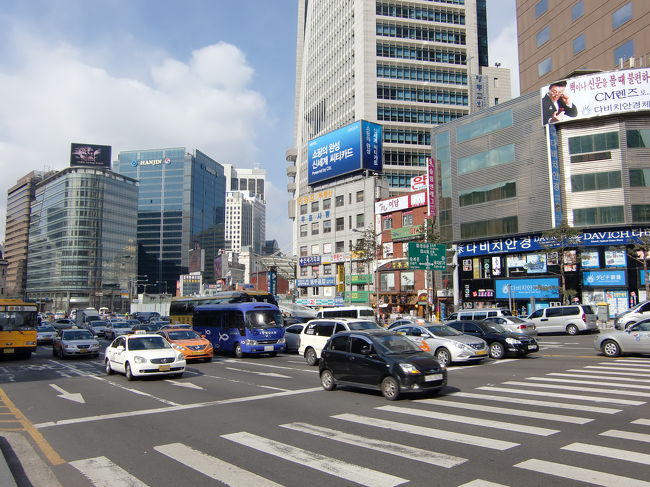 ソウル市内の様子<br /><br />日本に比べ活気に満ちているような気がします。