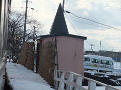 十川駅
沿線で一番小さい駅舎とか
風が強い時は飛ばないようにくくりつけるらしい＾＾