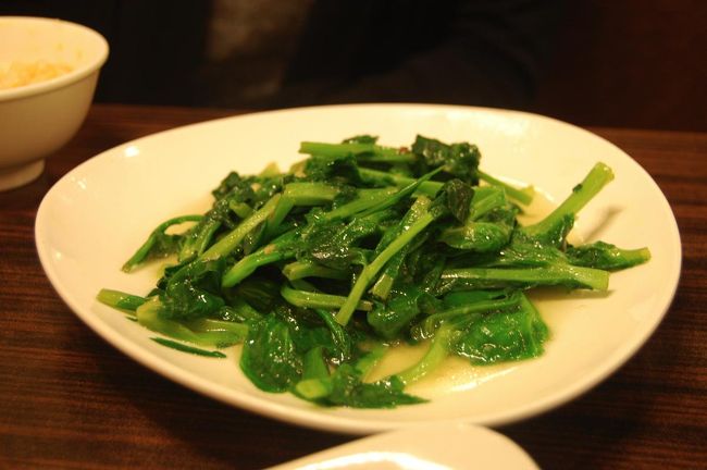 青菜の炒め物。<br />台湾の青菜は外れなしですね。