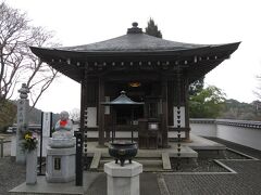 ■大師堂①
現在の岡寺は、本日の１カ寺目である長谷寺の末寺。
お大師様とはやはりご縁があるわけで。