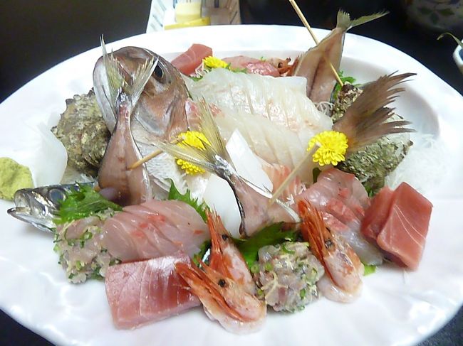 夕食のお刺身盛りです。<br />これで３人前