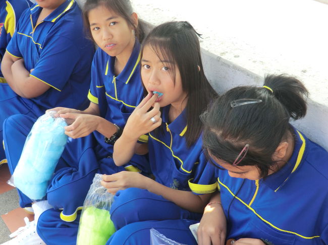 １時です・・・お腹減ったなー・・・