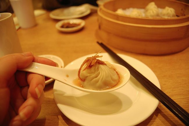 おいしくないわけがないね！！<br />もっと食べたいけど、他にも食べる予定があるので我慢。<br />今回は鼎泰豐と京鼎楼の有名店を制覇したので、次来たらもっと小さいお店に行ってみたい。<br /><br />ちなみに、ここのトイレはかなり快適。<br />４日間に行ったトイレのうち、ダントツに素敵なトイレ(笑)<br />