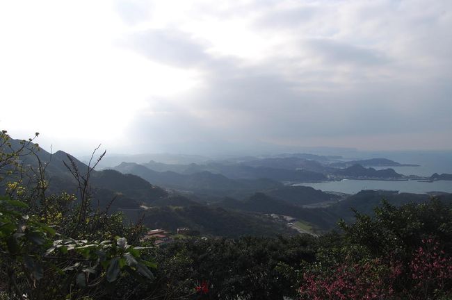 海が見えた瞬間、車内のテンションがあがった。<br />徐々に、脳内で千と千尋モードに切り替えスタート。<br />