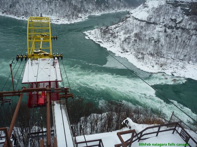ワールプール・エアロカー<br />冬は営業してませんが、エキサイティングな乗り物！！滝を上を行って帰ってくるだけなんだけど、試してみたかった！